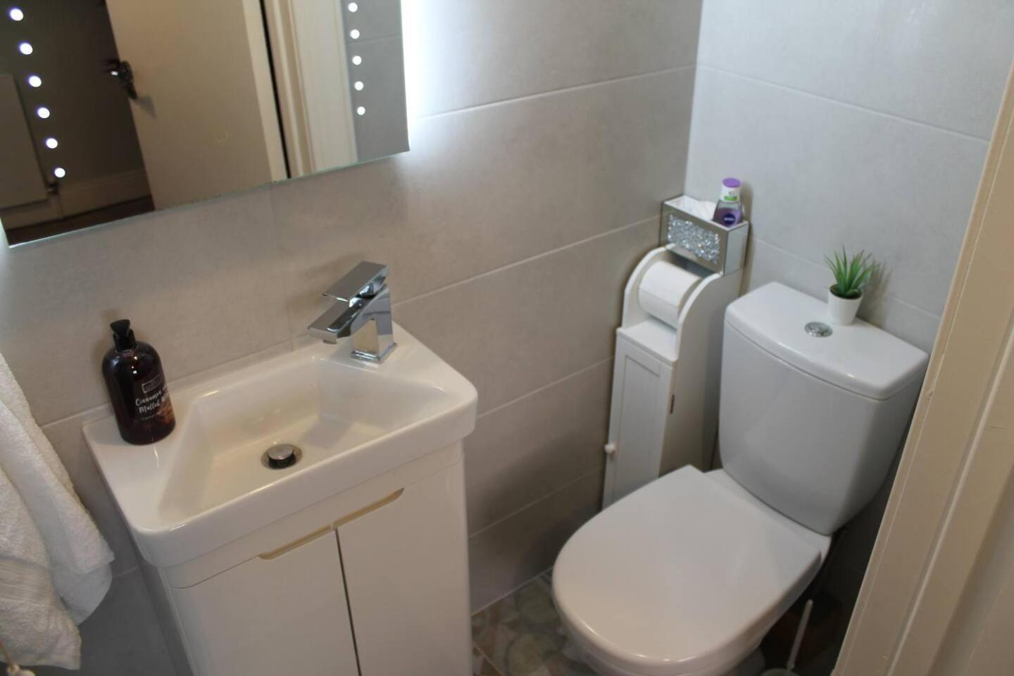4 Bed Boutique House Lisburn Road Villa Belfast Eksteriør billede